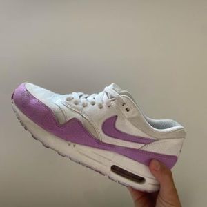 PURPLE NIKE AIR MAX